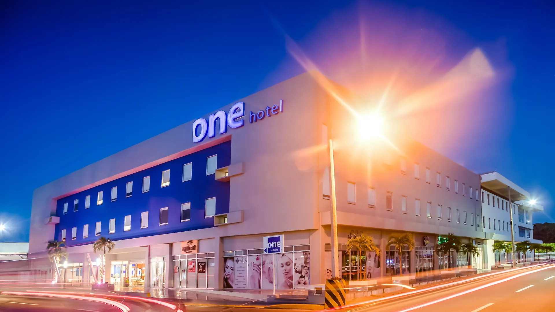 One Playa Del Carmen Hotel