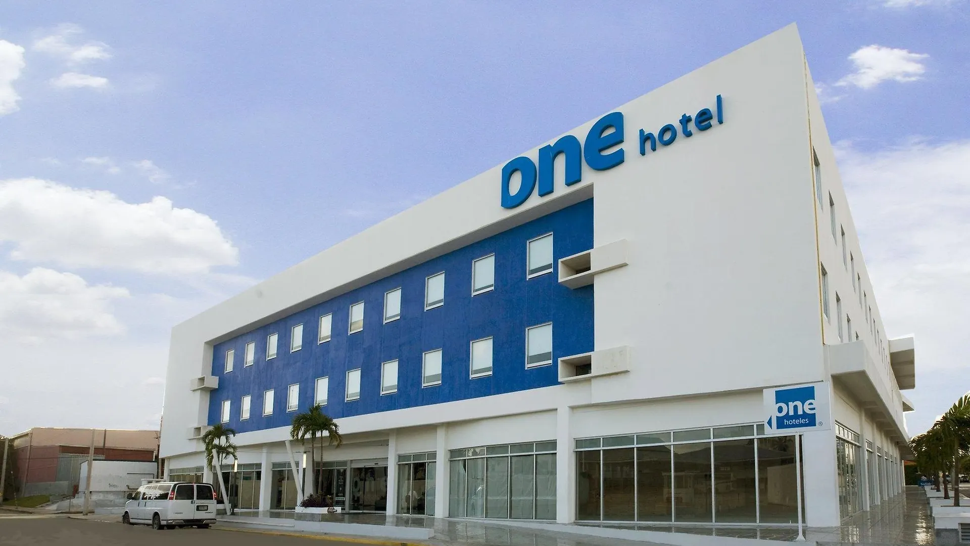 One Playa Del Carmen Hotel