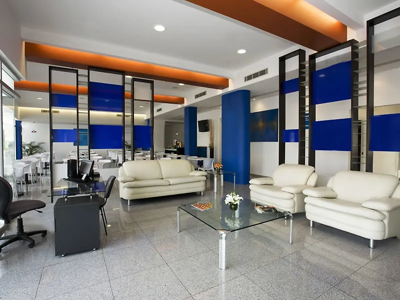 One Playa Del Carmen Hotel 3*,