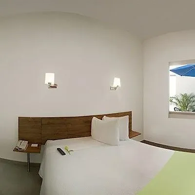 One Playa Del Carmen Hotel